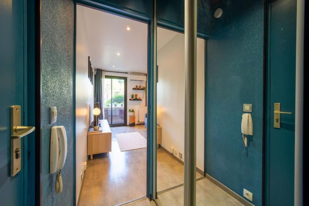 Air-Conditioned Apartment With Private Parking Marseille Ngoại thất bức ảnh